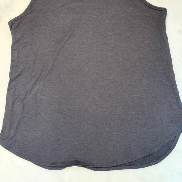 Women’s black tank top Z by Zella, Size M X 21.5” scoop neck to hem - Picture 4 of 5